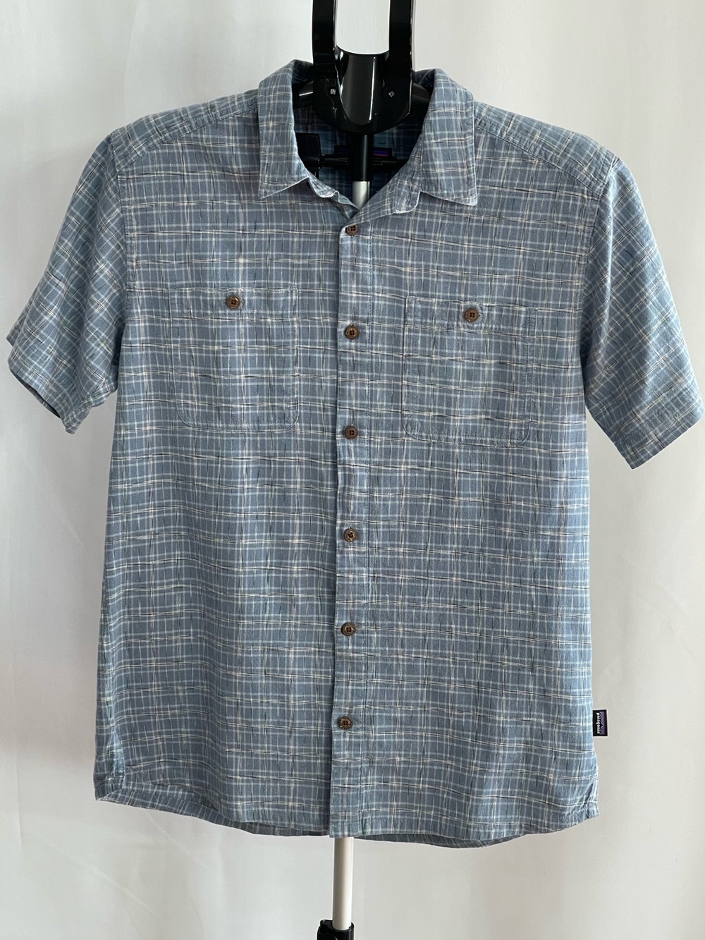 Patagonia Light Blue Plaid Short-Sleeve Button-Up Shirt Men’s Size Medium